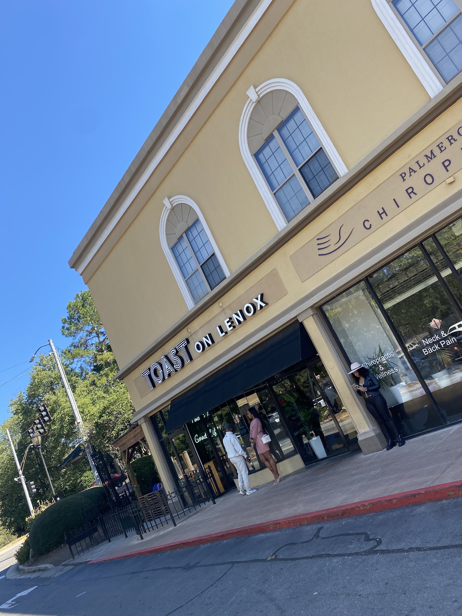 Lowkey Spots visual for Toast on Lenox, a Brunch in 2770 Lenox Rd NE, Atlanta, GA 30324, USA.