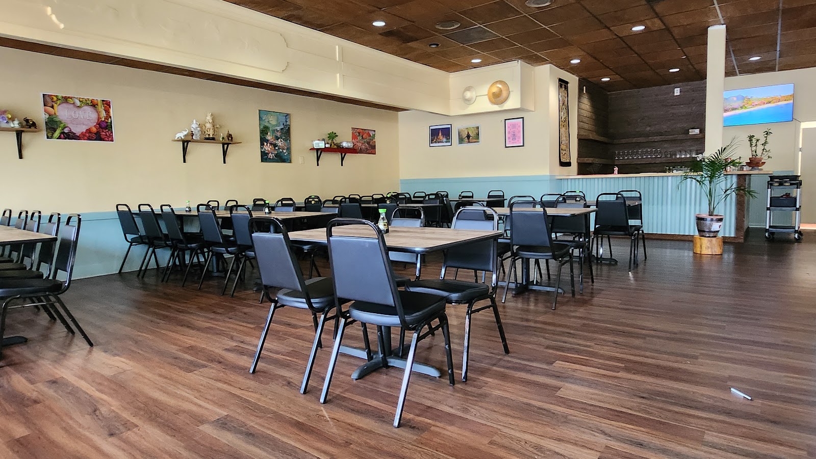 Lowkey Spots visual for Mama Sida’s Flavors of Thai Cuisine, a Lunch in Morrow.
