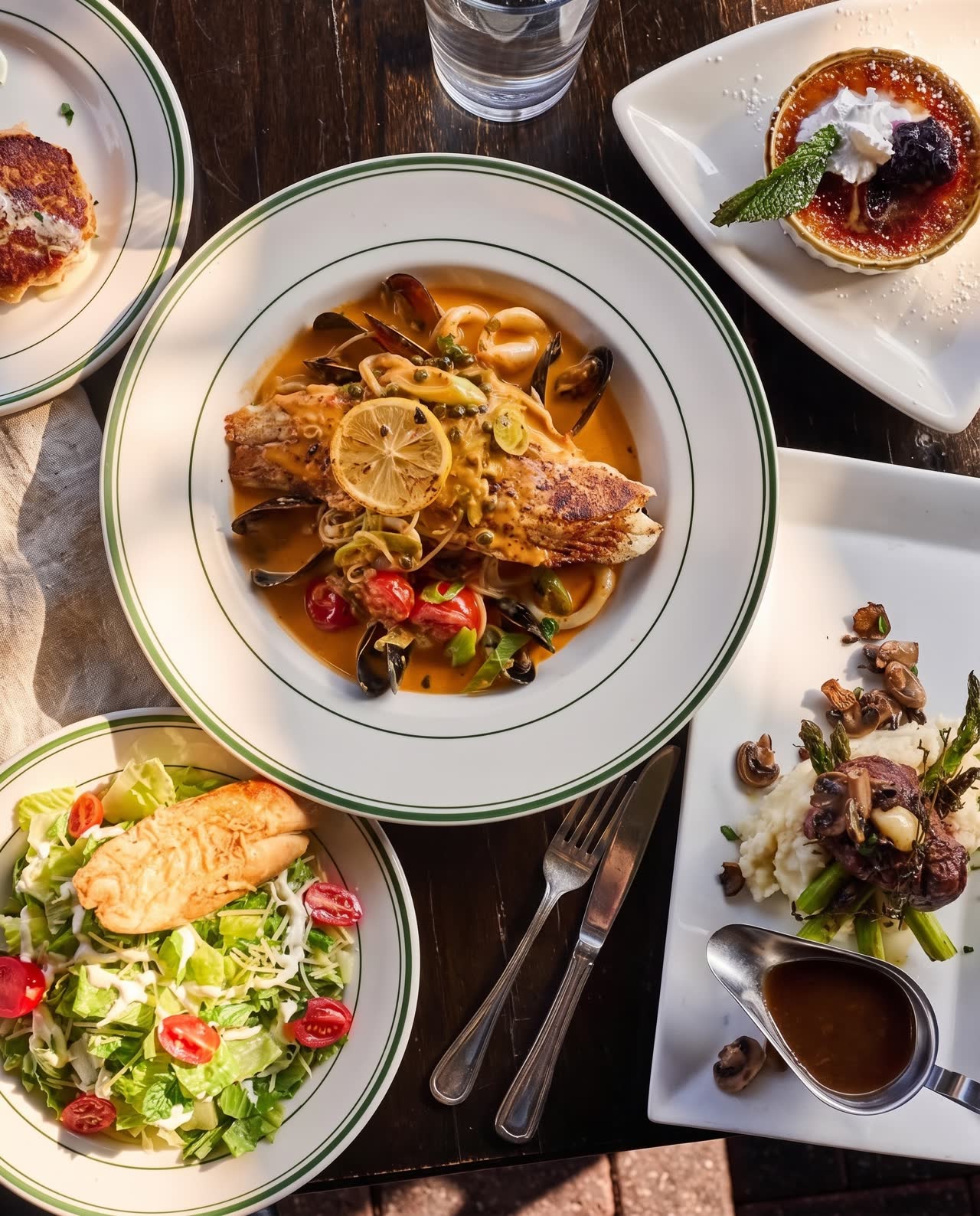 Lowkey Spots visual for 1920 Tavern, a American tavern / cocktails and dinner in Historic Roswell / Canton Street, Metro Atlanta.